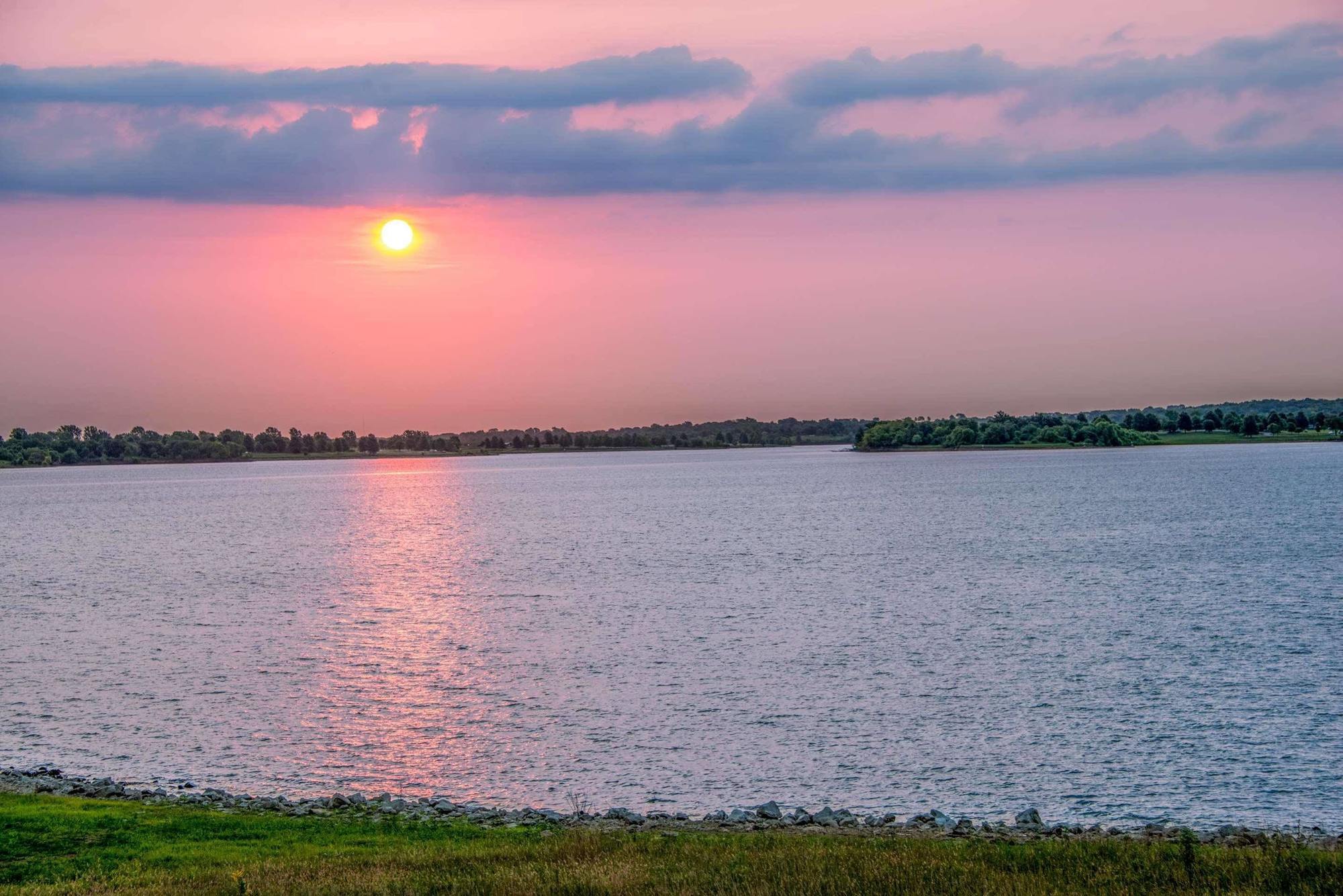 Super 8 By Wyndham Smithville Lake Екстер'єр фото